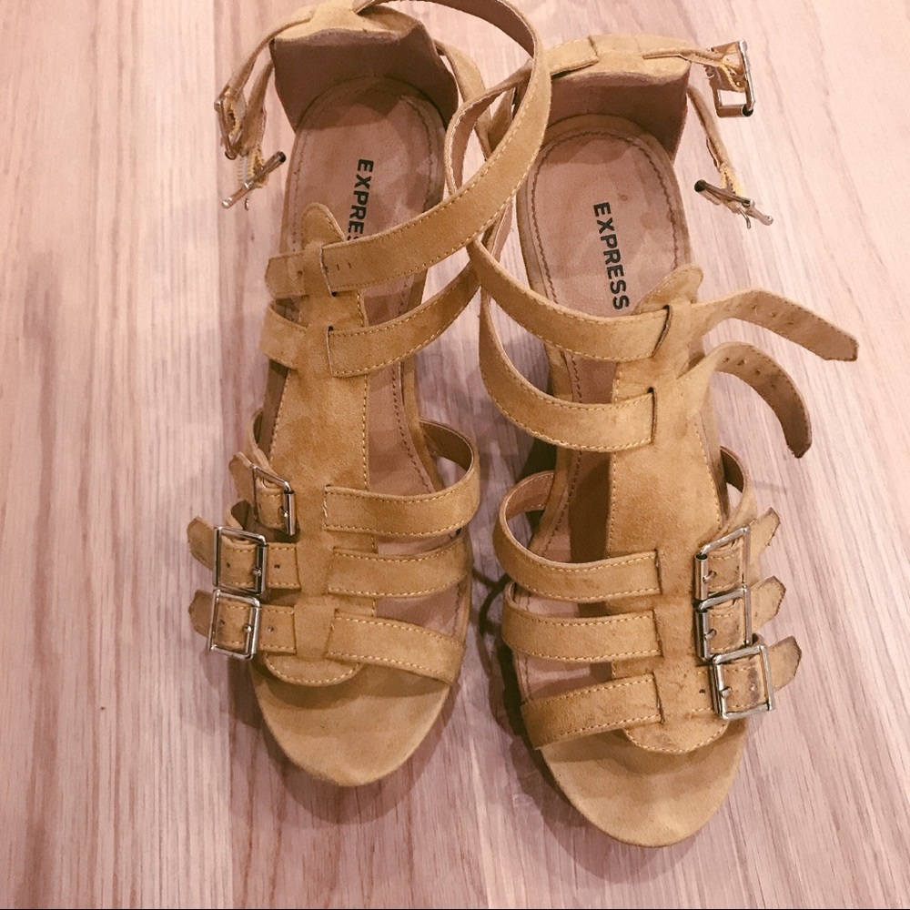 Express mustard wedges